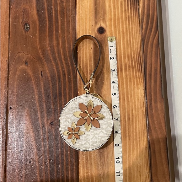 Michael Kors Flower Pouch Small Coin Case - Picture 9 of 12
